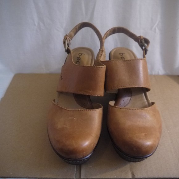 Women's B.O.C. tan leather wedges size 9M